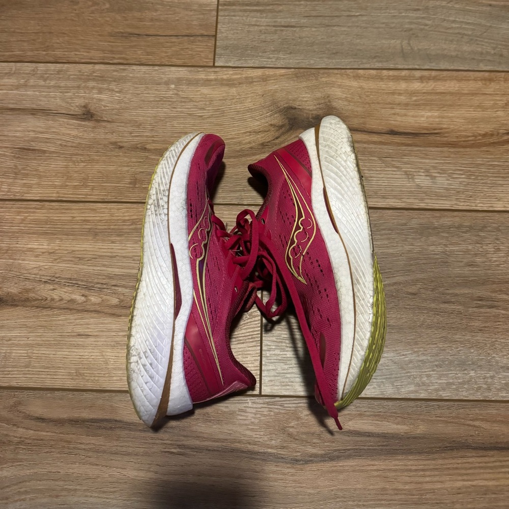 Saucony Speed endorphin 3 size 7